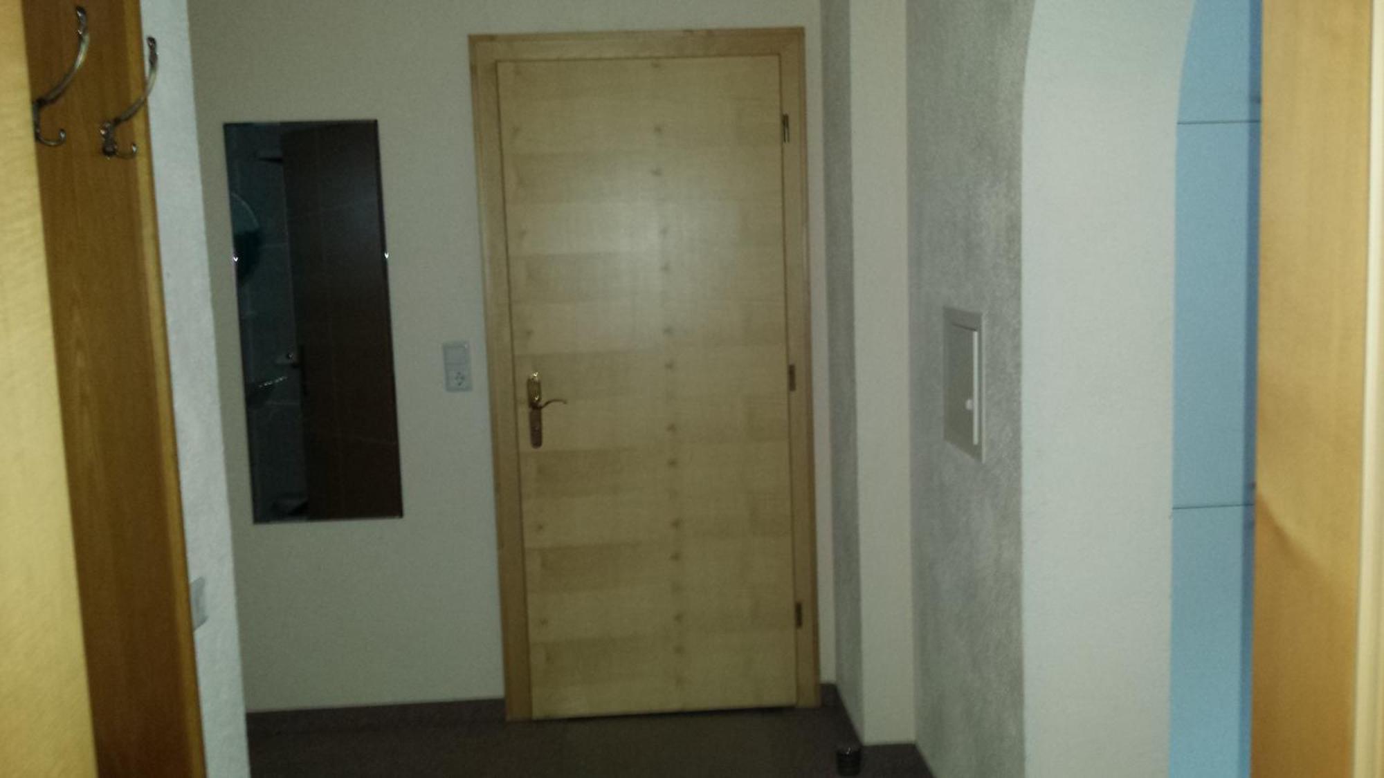 Apart Ehart Schnann Ruang foto